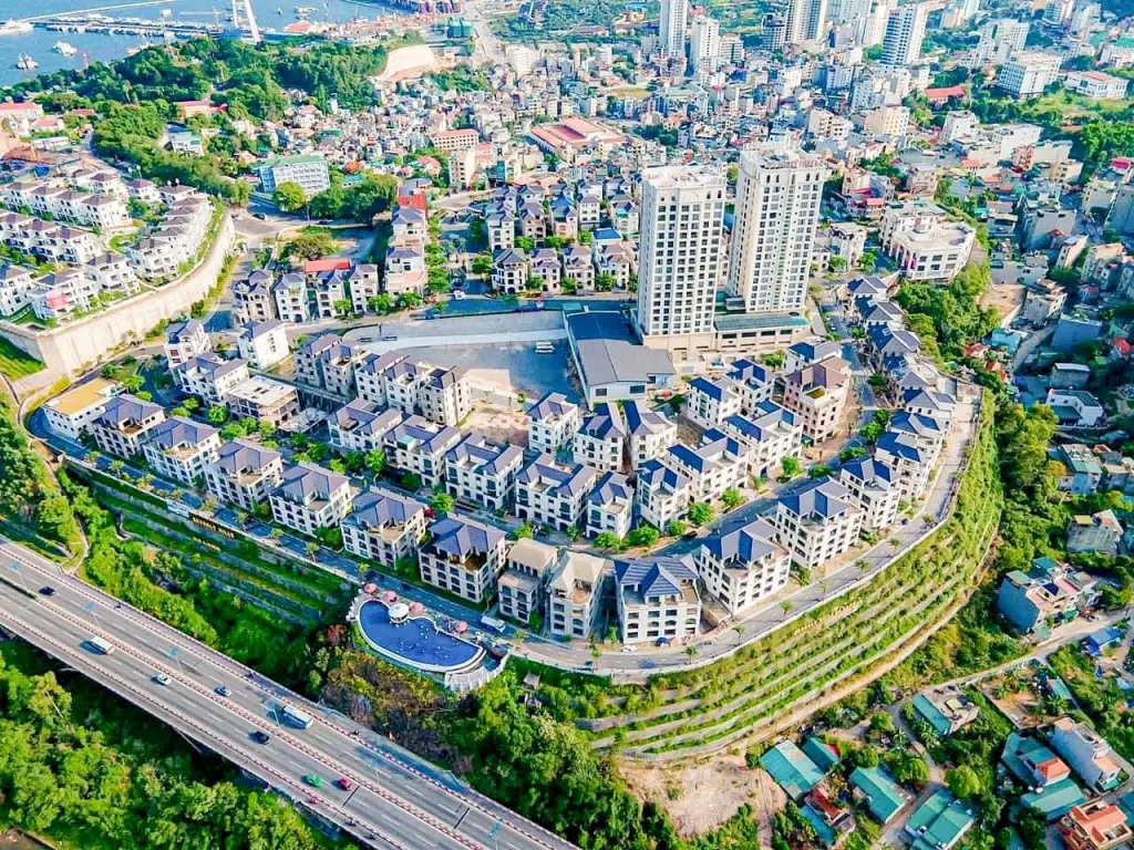 khach-san-dlioro-o-ha-long